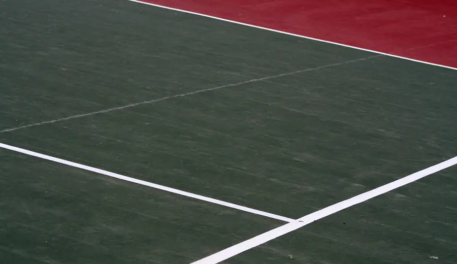 Ako stávkovať na tenis naživo: Stratégia live tenisového stávkovania